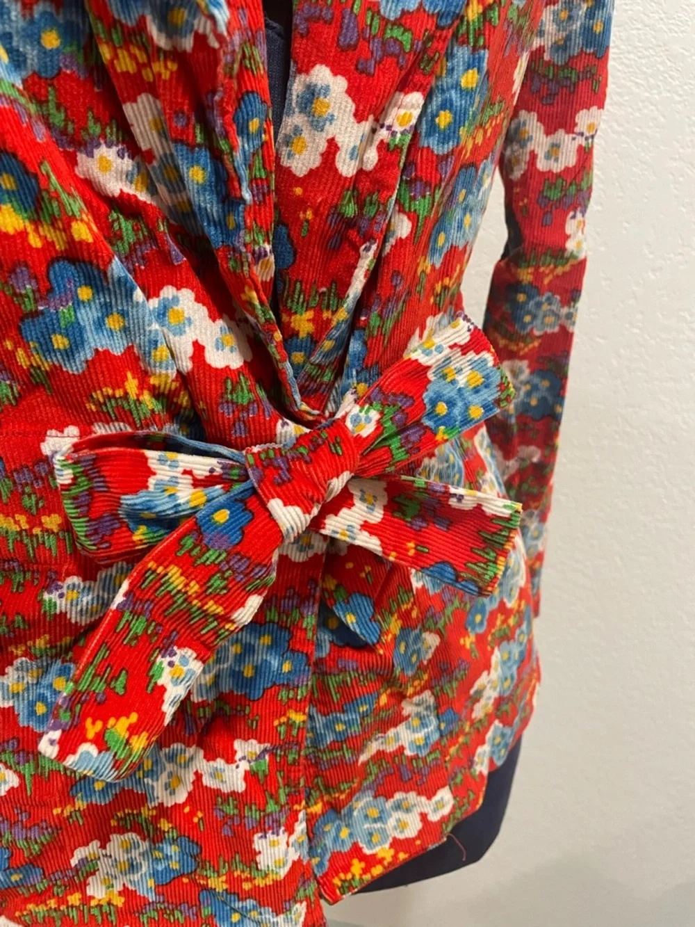 RARE VINTAGE Red Floral Tie-Waist Corduroy Jacket c. 60s/70s - Picture 3 of 6